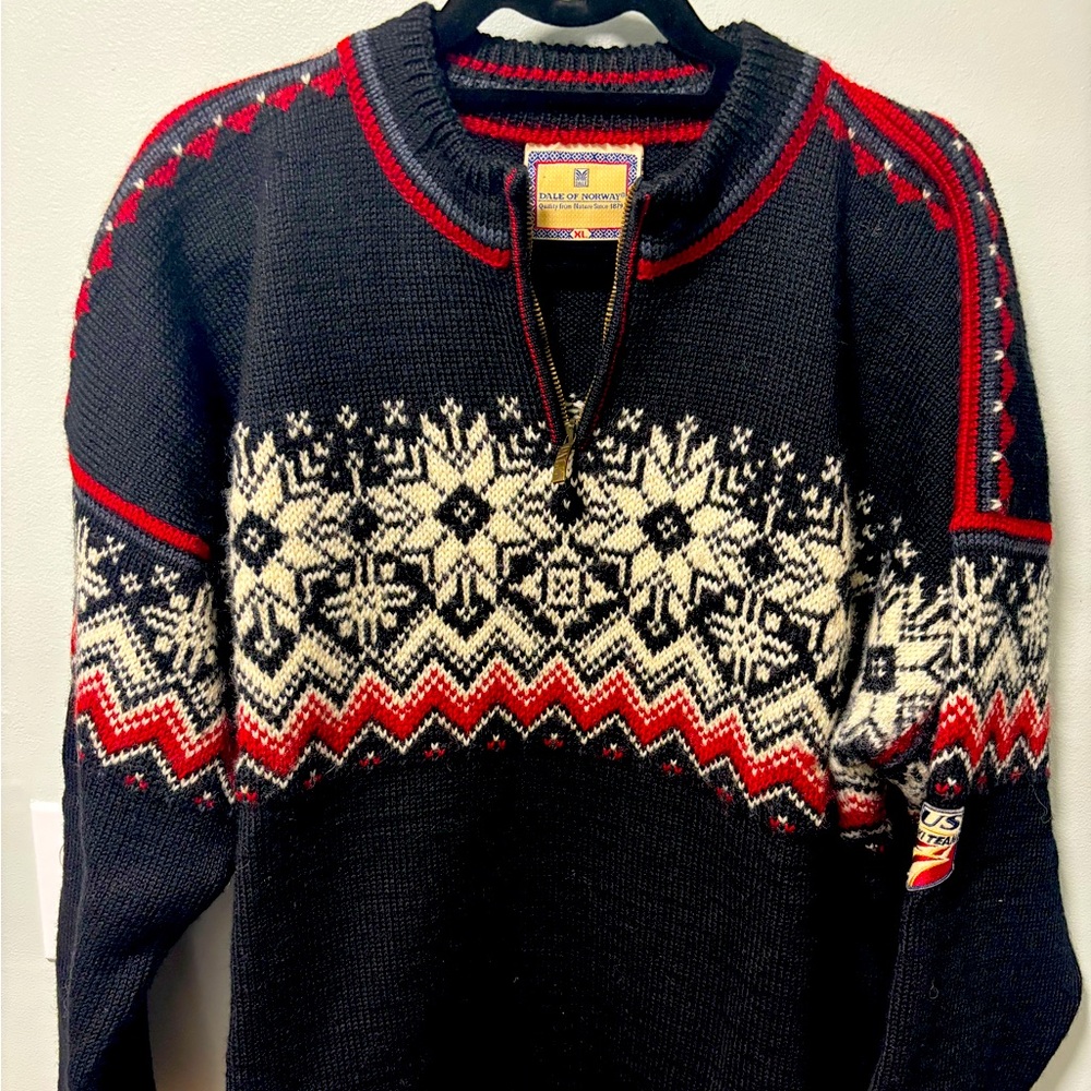 Dale of Norway wool sweater. Quarter zipper Dale Classic